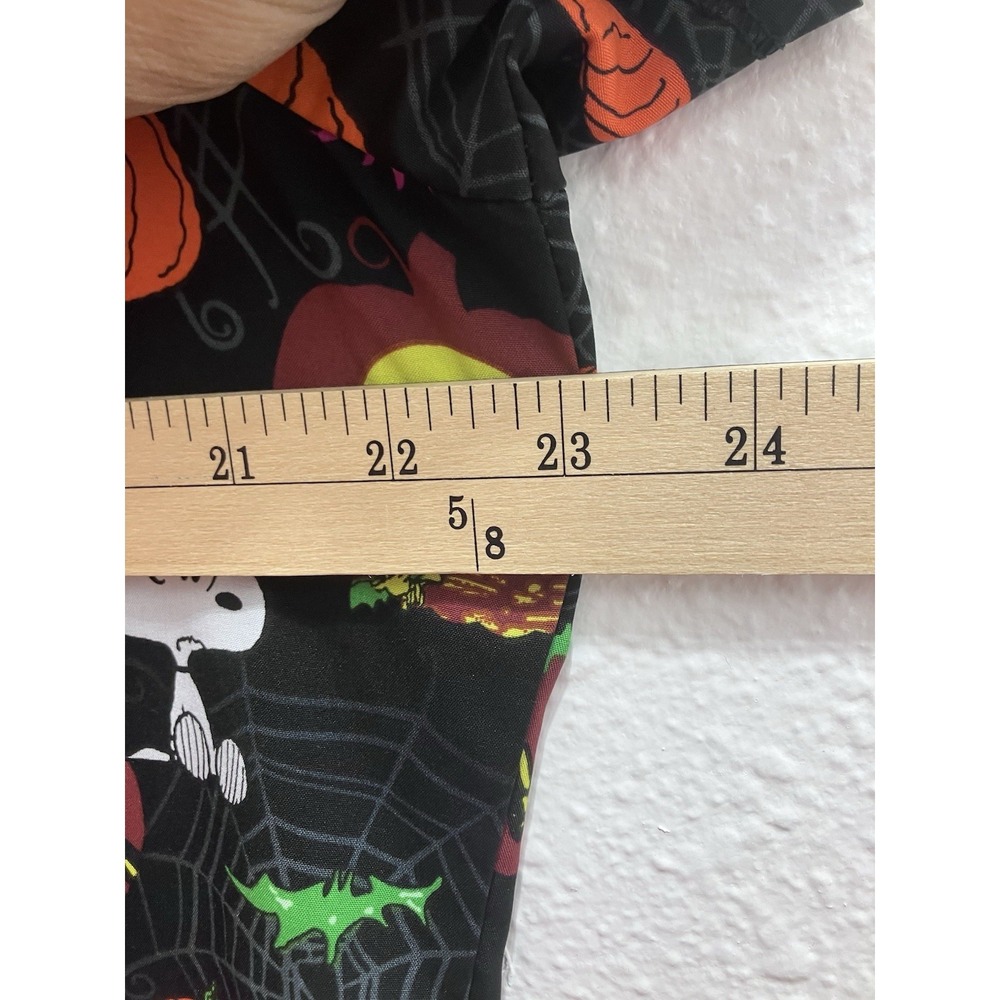 Peanuts Nurse Scrub Top Womens Large Black Halloween Snoopy Charlie Brown Cute - Picture 3 of 7